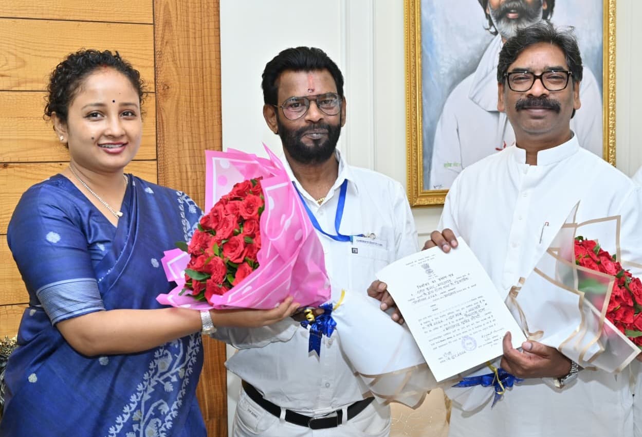 मुख्यमंत्री हेमन्त सोरेन से नव निर्वाचित राज्यसभा सांसद बैद्यनाथ राम की मुलाकात, मिली बधाई और शुभकामनाएं