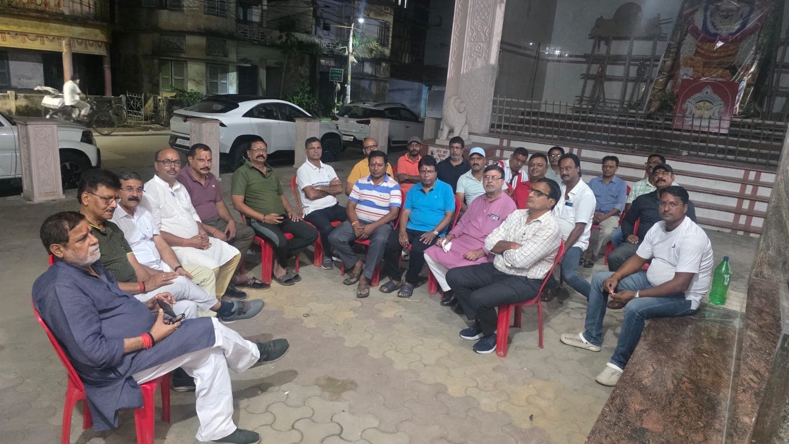 श्री शारदीय दुर्गा पूजा महासमिति ग्वाल टोली चौक मे दुर्गा पूजा की तैयारियां प्रारंभ