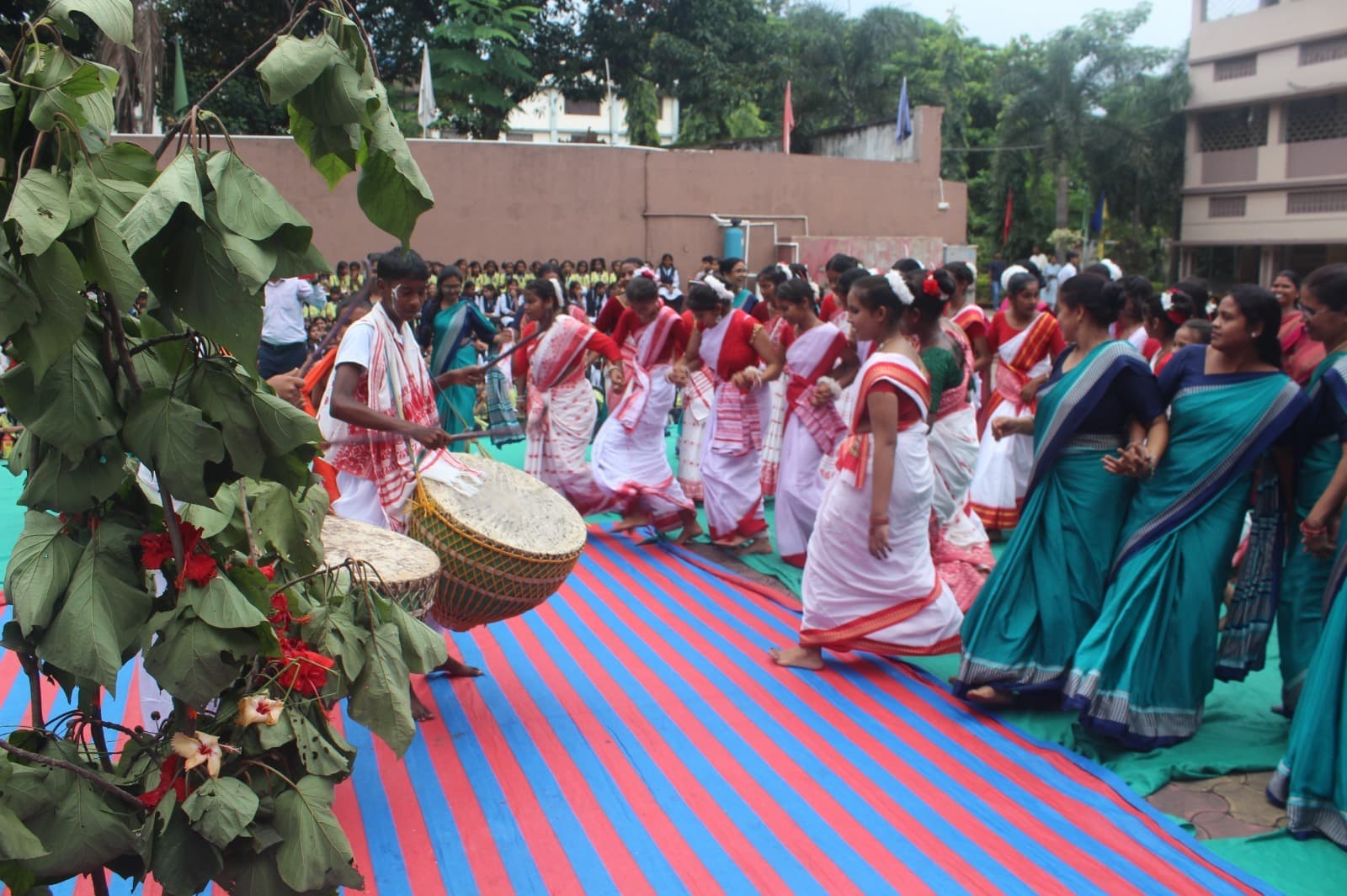 प्रकृति से जुड़ाव की प्रेरणा देता है करमा : प्रवीण राजगढ़िया