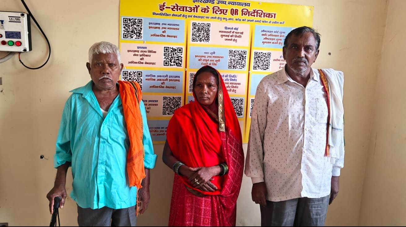 एक साल से पेंशन के लिए भटक रहे सेवानिवृत्त चौकीदार, रिश्वत मांगने का आरोप