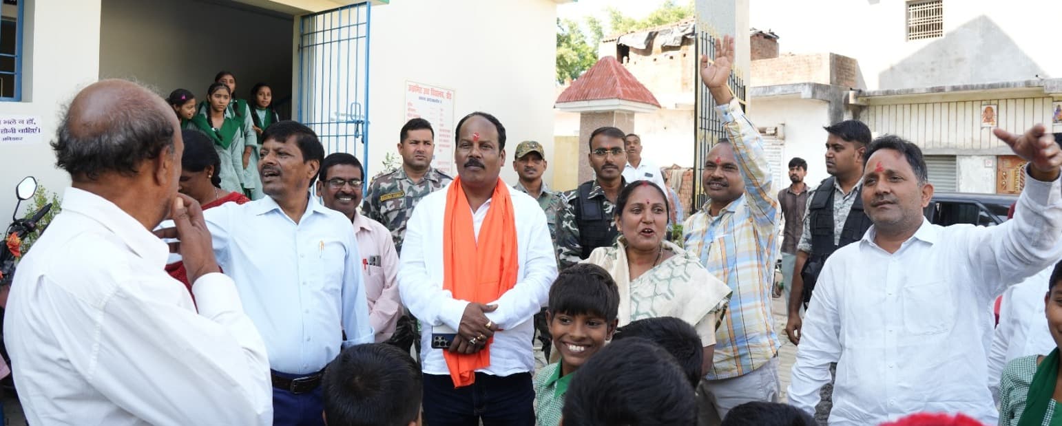 विधायक प्रदीप प्रसाद ने डांड, पिचरी और गौसी समेत कई गांवों में लगाई जनचौपाल