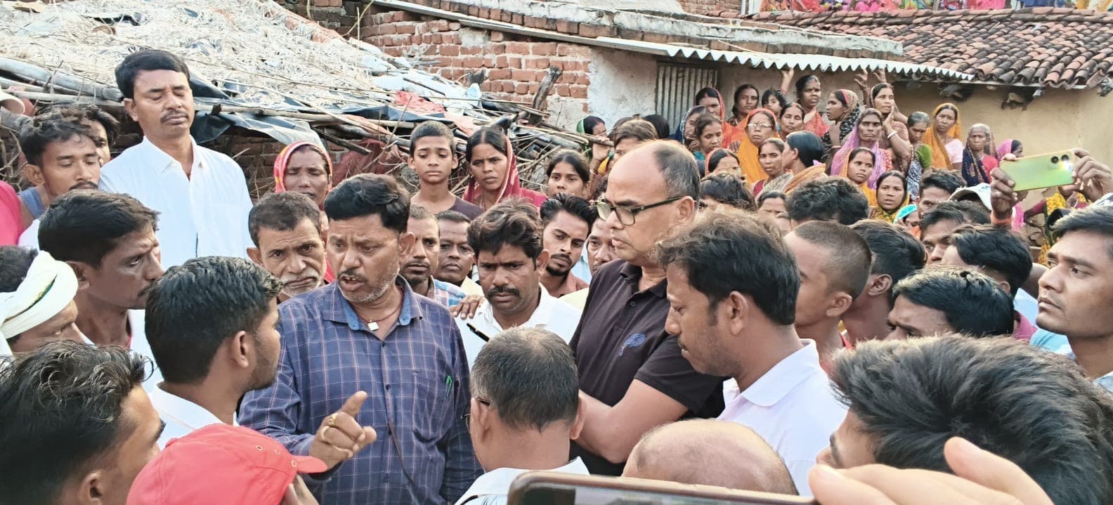 मुआवजा दिए बिना कंपनी ने भेज दिया प्रवासी मजदूर का शव, गांव पहुंचते ही पसरा मातम