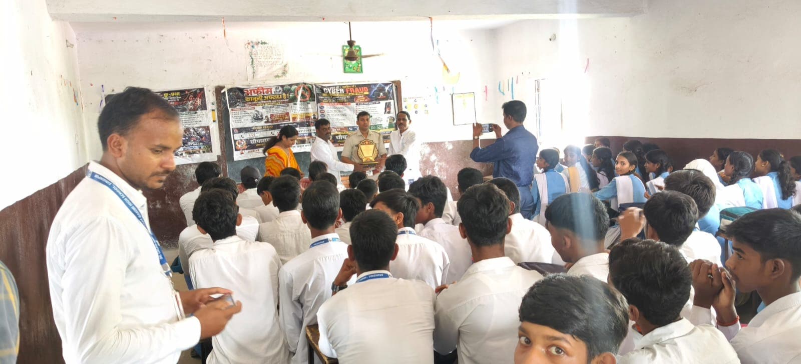 नाबालिग उम्र में गलत कदम पड़ सकता है भारी, कानून की जानकारी जरूरी