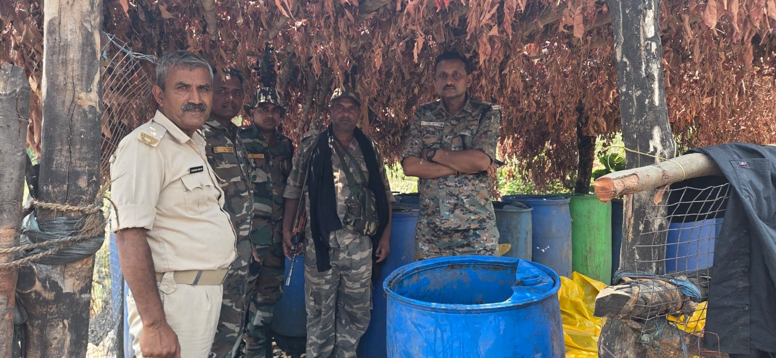 भगहर में अवैध शराब के खिलाफ बड़ी कार्रवाई, 20 से अधिक भट्टियां ध्वस्त