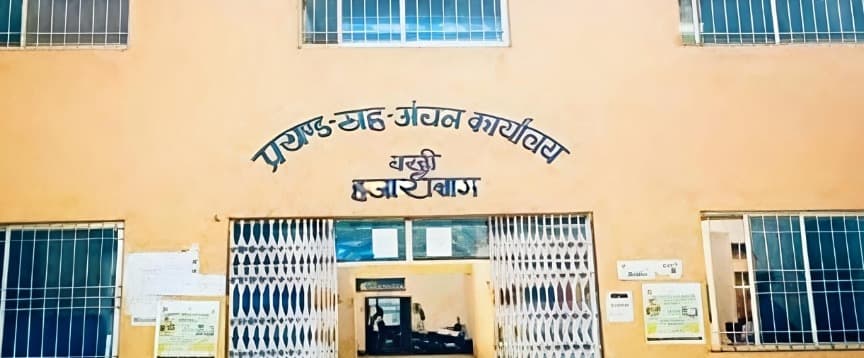 एसआईआर में जाति आवासीय की मांग से बढ़ी परेशानी, प्रमाण पत्र बनवाने के लिए कार्यालय का चक्कर लगा रहे लोग