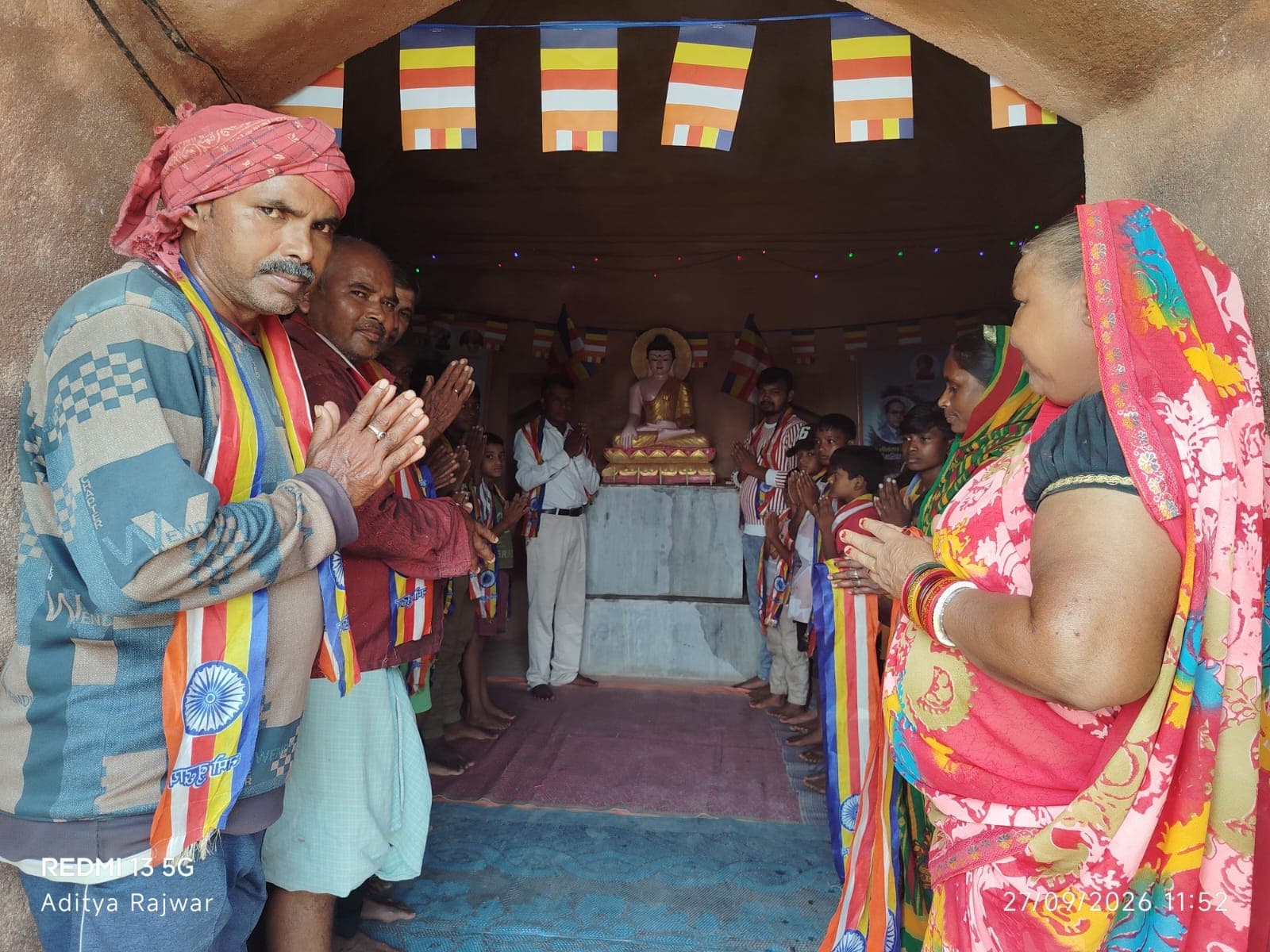 प्राचीन खीरी बौद्ध मठ में साप्ताहिक बैठक संपन्न, बुद्ध के शांति व करुणा के संदेश पर हुई चर्चा
