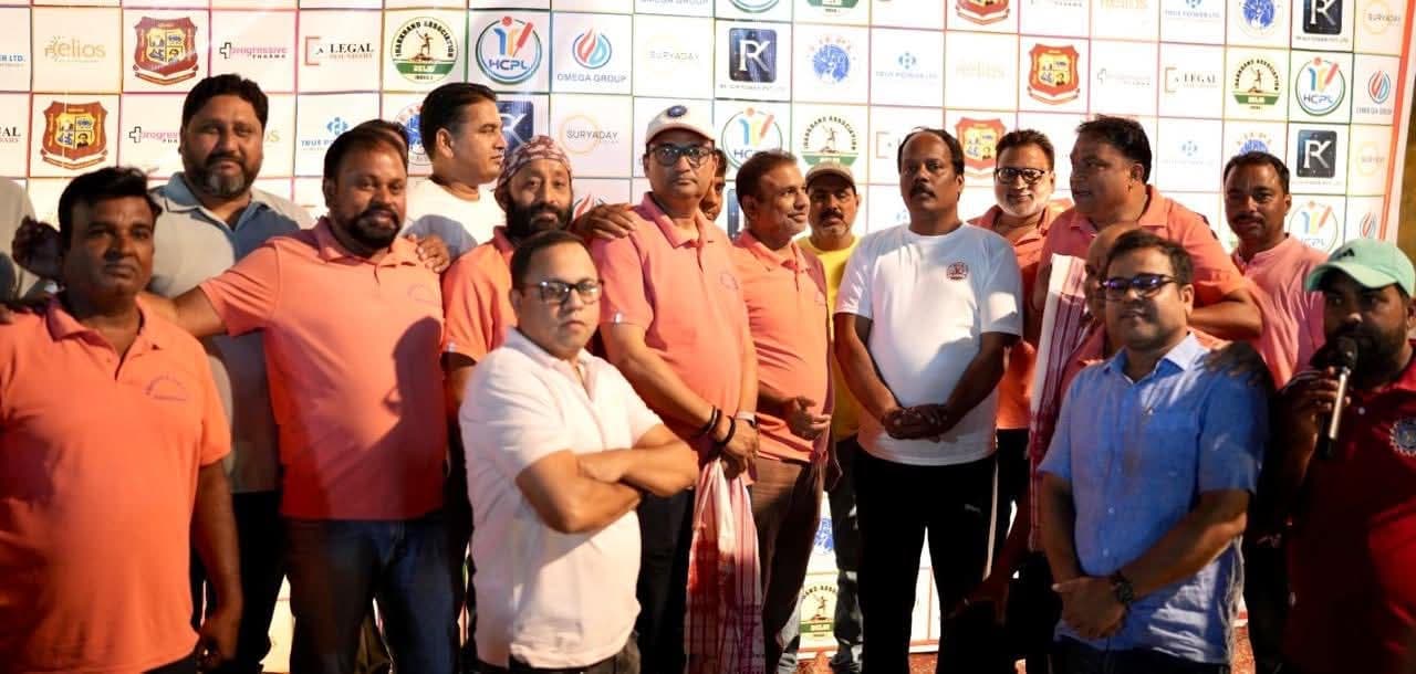 ओमेगा कप में दिखा खेल और भाईचारे का उत्साह, सदर विधायक प्रदीप प्रसाद ने खेला दोस्ताना मैच