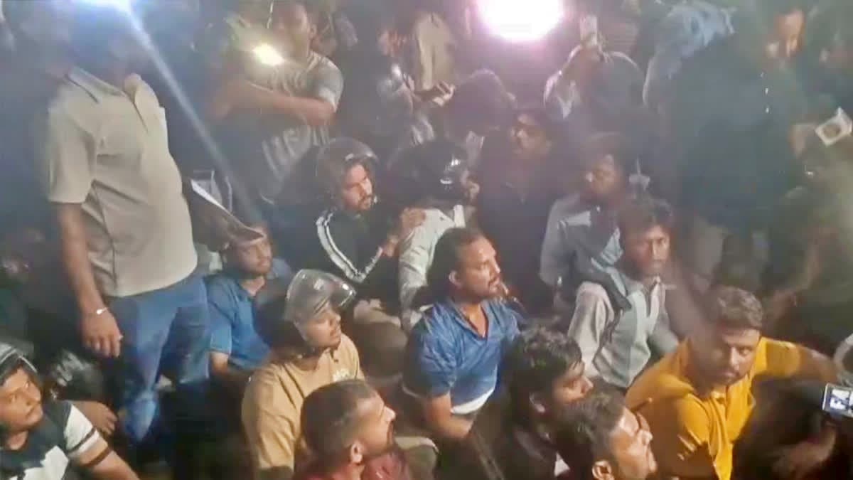 रांची में JPSC-JSSC सुधार मंच के पुतला दहन कार्यक्रम में हंगामा, पुलिस से हुई नोकझोंक