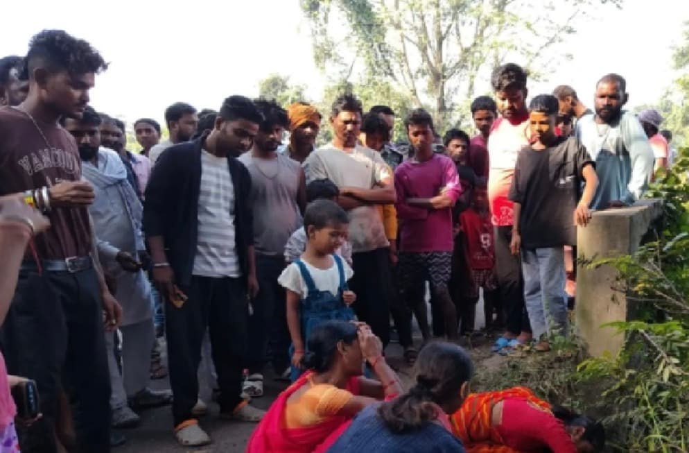 रामगढ़ में मेला घूमने निकले रोहित प्रजापति की हत्या, पुल के पास मिला शव
