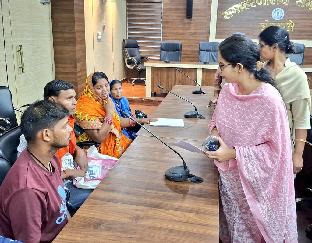 जनता दरबार में डीडीसी ने सुनी लोगों की समस्याएं, त्वरित निष्पादन के दिए निर्देश
