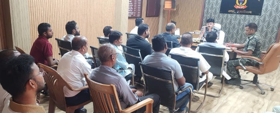 दुर्गापूजा को लेकर होटल व्यवसायियों के साथ एसडीपीओ की बैठक, अवैध गतिविधियों पर होगी सख्त कार्रवाई