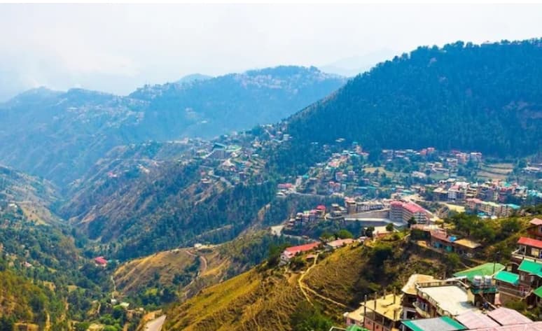 चंबा में दर्दनाक हादसा: खाई में गिरी गाड़ी, 8 लोग लापता, रेस्क्यू जारी