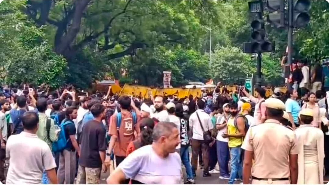NEET पेपर लीक पर संसद मार्च के दौरान हंगामा, छात्रों पर पुलिस कार्रवाई को लेकर झामुमो–कांग्रेस का केंद्र सरकार पर हमला