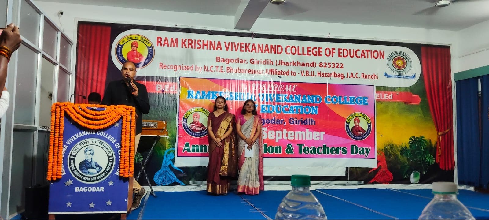 सवाल करने का जज्बा पैदा करे शिक्षा, तभी अंधकार से उजाले की ओर बढ़ेगा समाज