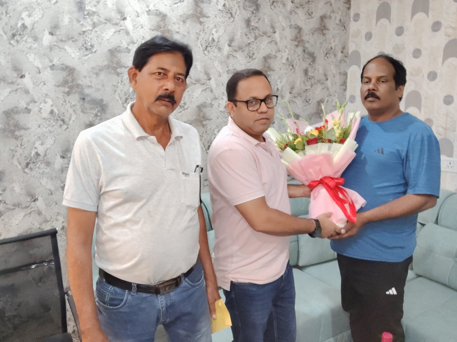 हजारीबाग में निवेश व रोजगार पर विधायक प्रदीप प्रसाद से मिले शादाब अंसारी