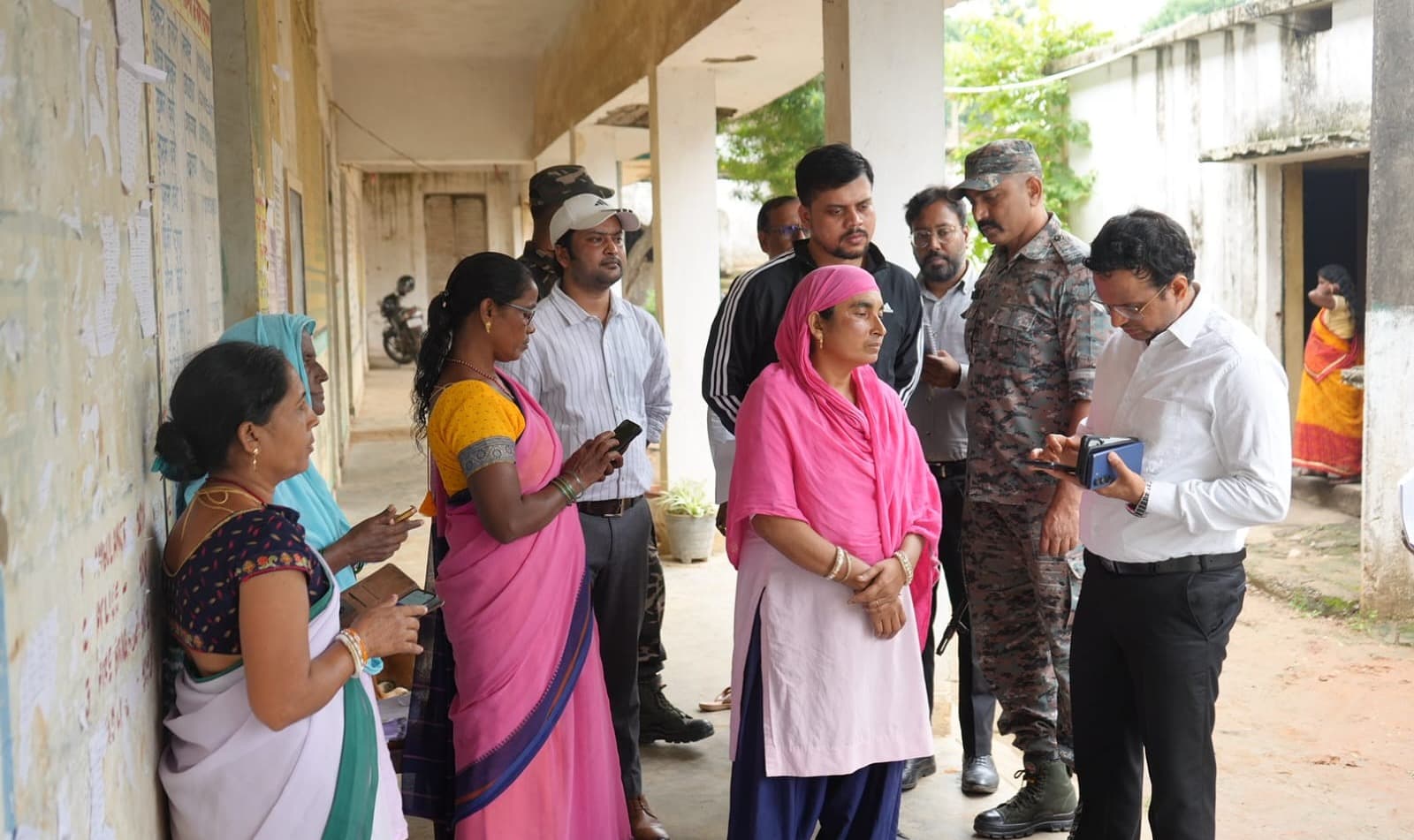 मतदाता सूची पुनरीक्षण में कोई लापरवाही नहीं चलेगी, उपायुक्त खुद पहुंचे बूथों पर