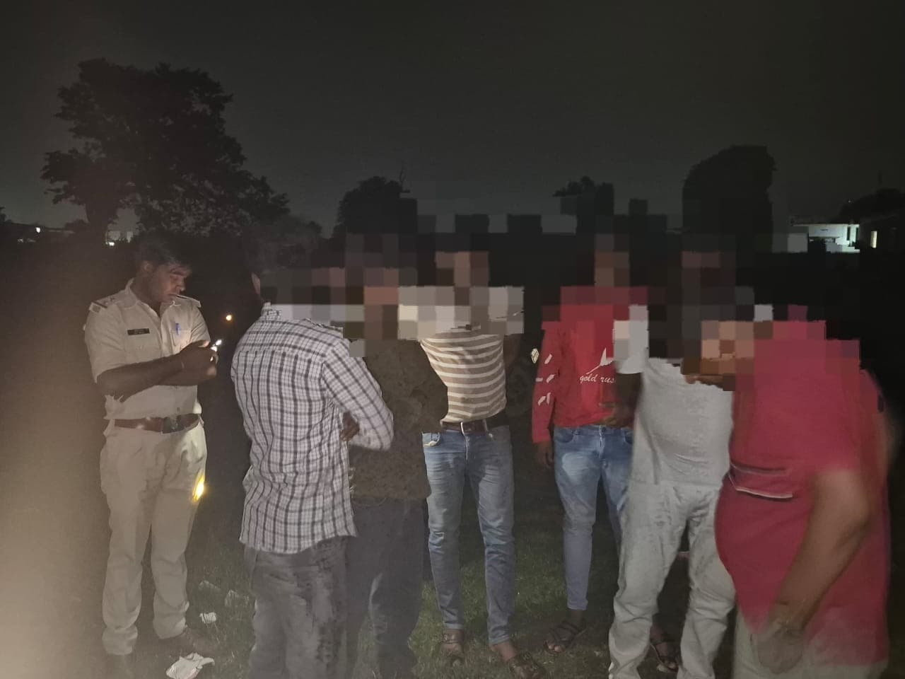 हजारीबाग में अड्डेबाजों और मनचलों के खिलाफ चला विशेष अभियान, 54 हिरासत में