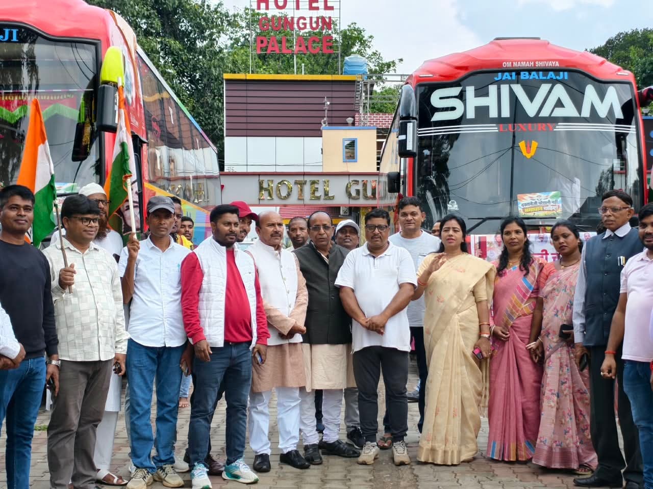 वोट चोर गद्दी छोड़ के नारों के साथ दिल्ली रवाना हुए कांग्रेसी
