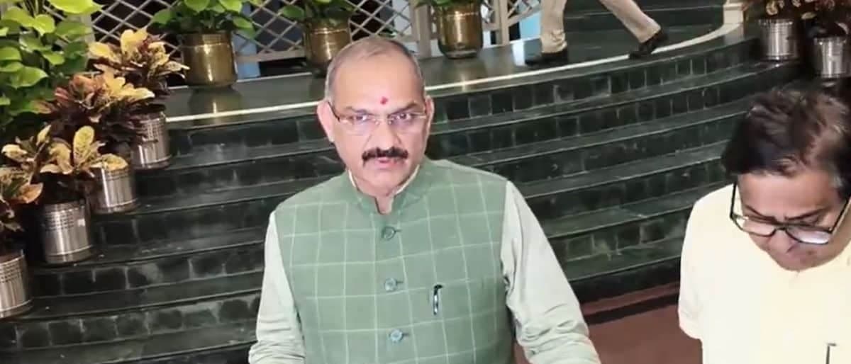 सत्य निकेतन हादसे पर सियासी घमासान, AAP के आरोपों पर BJP विधायक का पलटवार