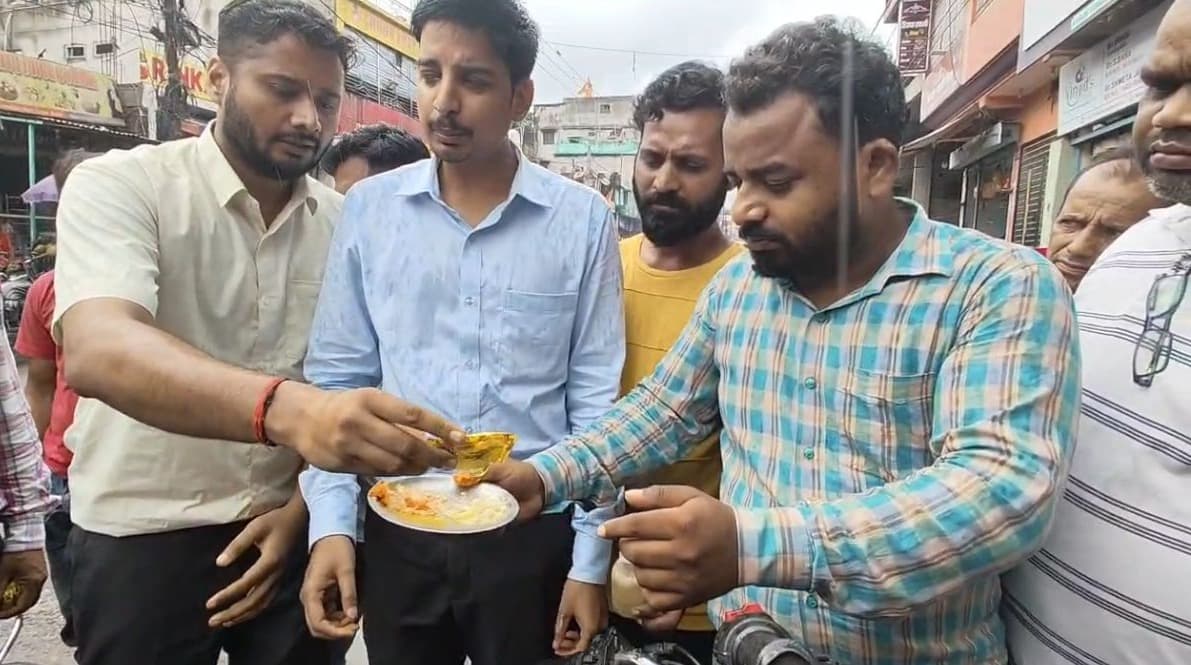 खाद्य सुरक्षा विभाग ने होटलों और मिठाई दुकानों में छापेमारी, कई अनियमितताएं उजागर