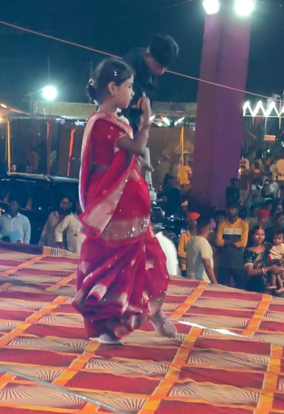 गणेश पूजा के दौरान हुआ भव्य सांस्कृतिक कार्यक्रम का आयोजन 