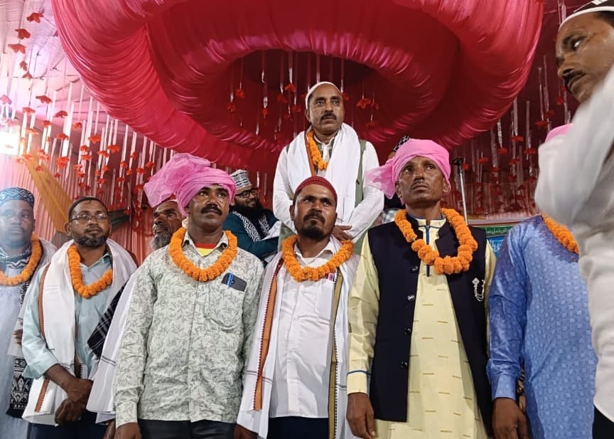 बरही के वैजलाडीह गांव में जलसा और सम्मान समारोह का आयोजन 
