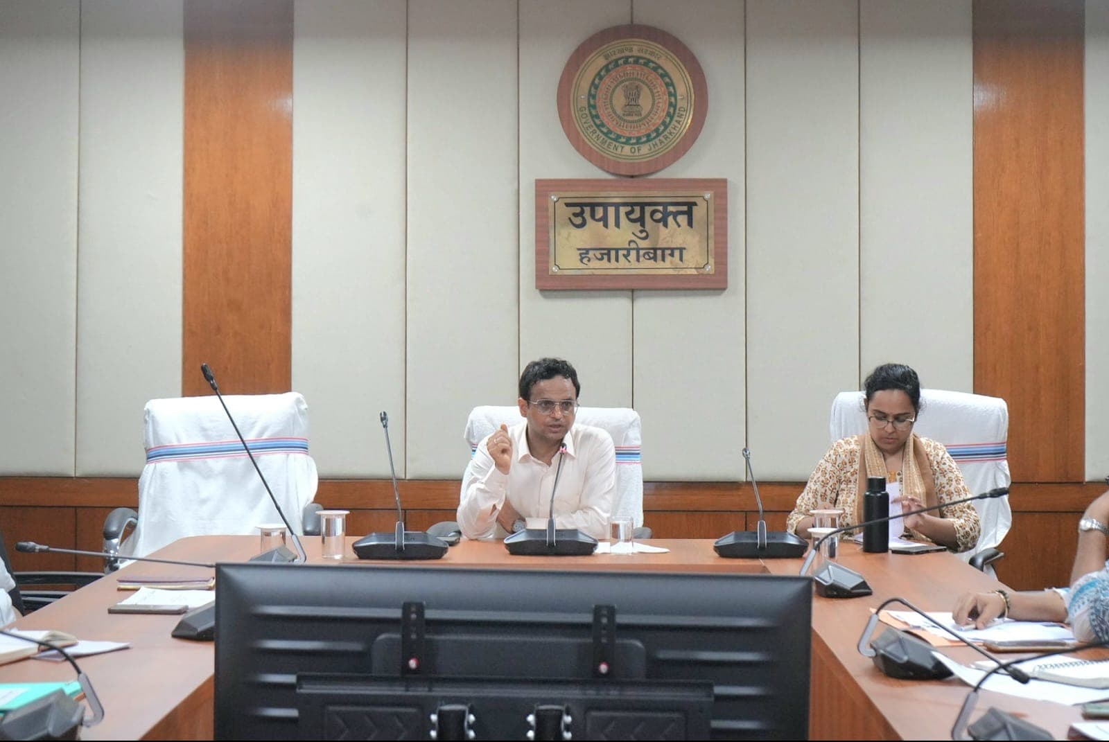 खाद की कालाबाजारी पर सख्ती, दुकानों के नियमित निरीक्षण का निर्देश