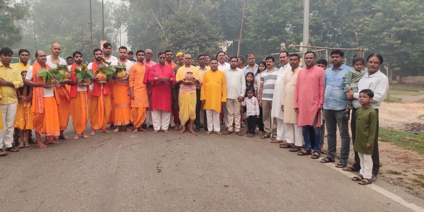सौंदा ‘डी’ में निकली कलश यात्रा, वैदिक मंत्रोच्चार के बीच हुई कलश स्थापना