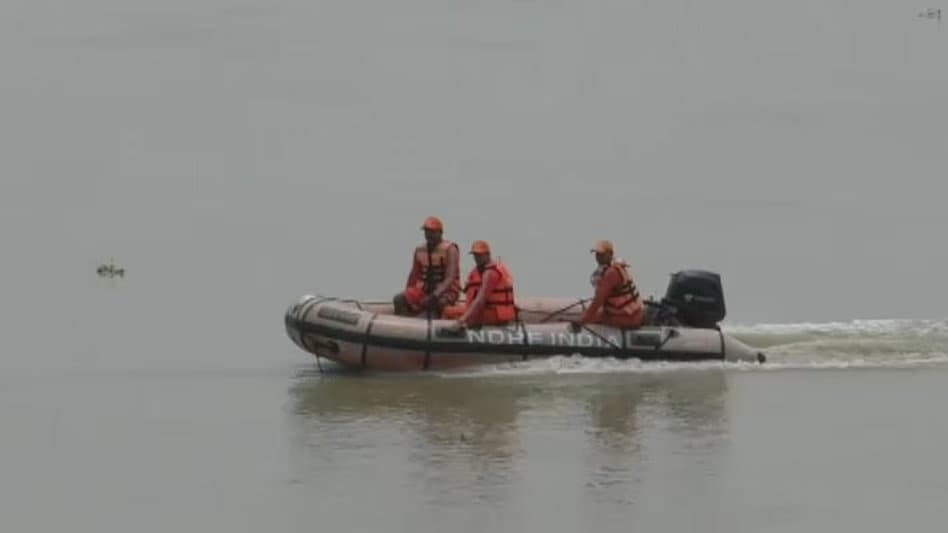 वाराणसी में गंगा उफान पर! कई पक्के घाट जलमग्न, बढ़ते जलस्तर से प्रशासन अलर्ट