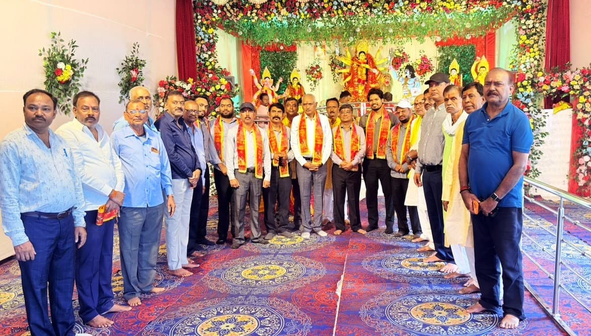 रिक्रिएशन क्लब थाना चौक दुर्गा मंडप का खुला पट, मां दुर्गा के दर्शन को उमड़े श्रद्धालु