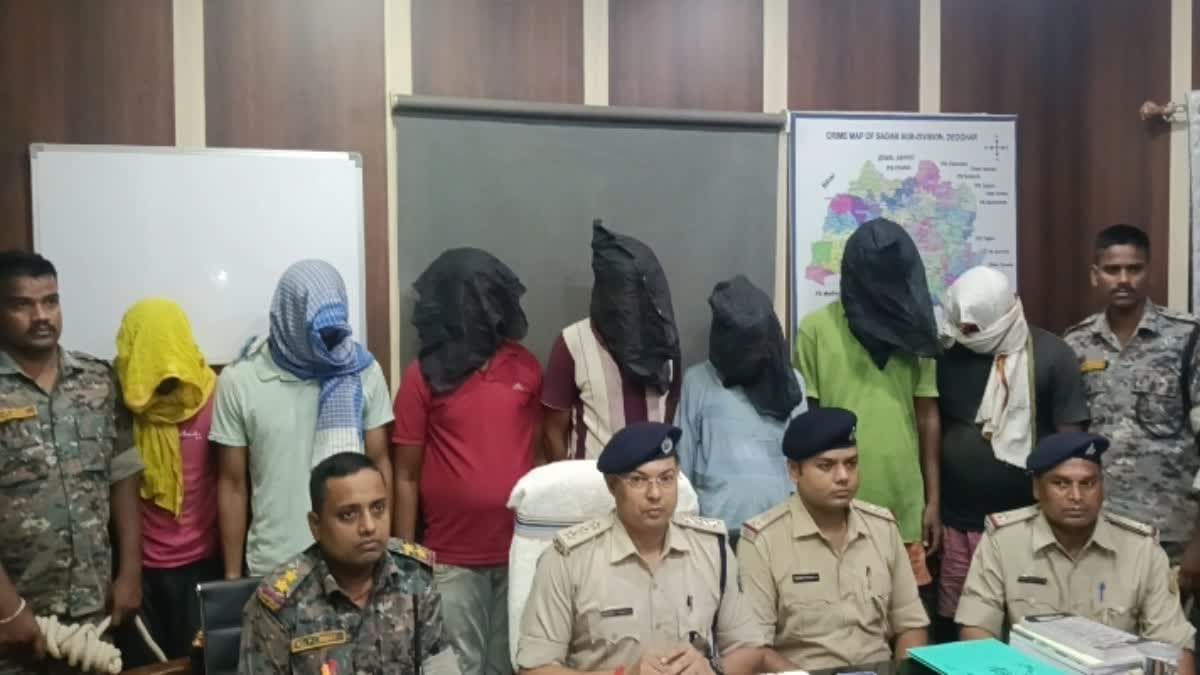 दुर्गापूजा को लेकर देवघर में पुलिस अलर्ट, चप्पे-चप्पे पर रहेगी नजर