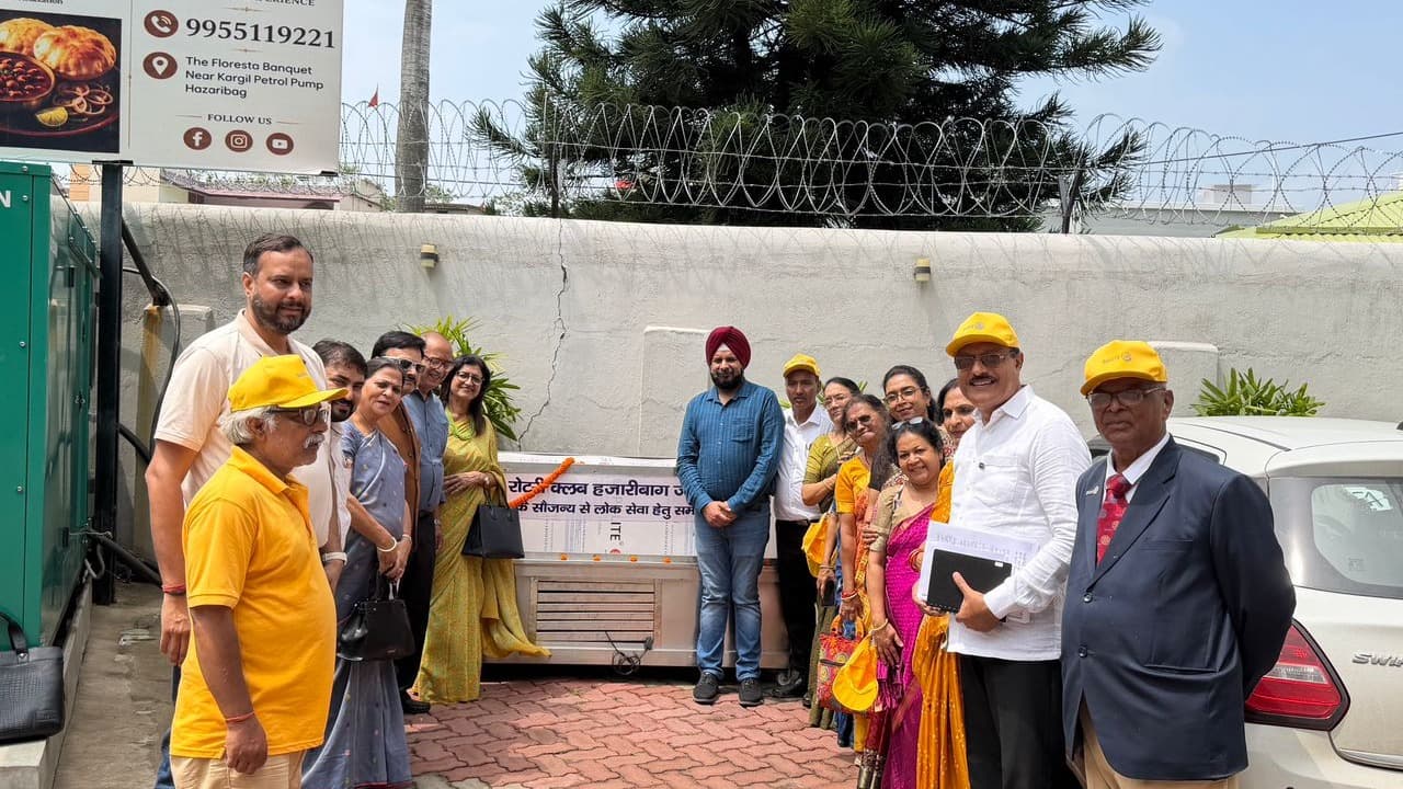 दुख की घड़ी में मानवता का संबल बनेगा रेड क्रॉस सोसाइटी, रोटरी क्लब ने भेंट किया अत्याधुनिक डेड बॉडी फ्रीजर