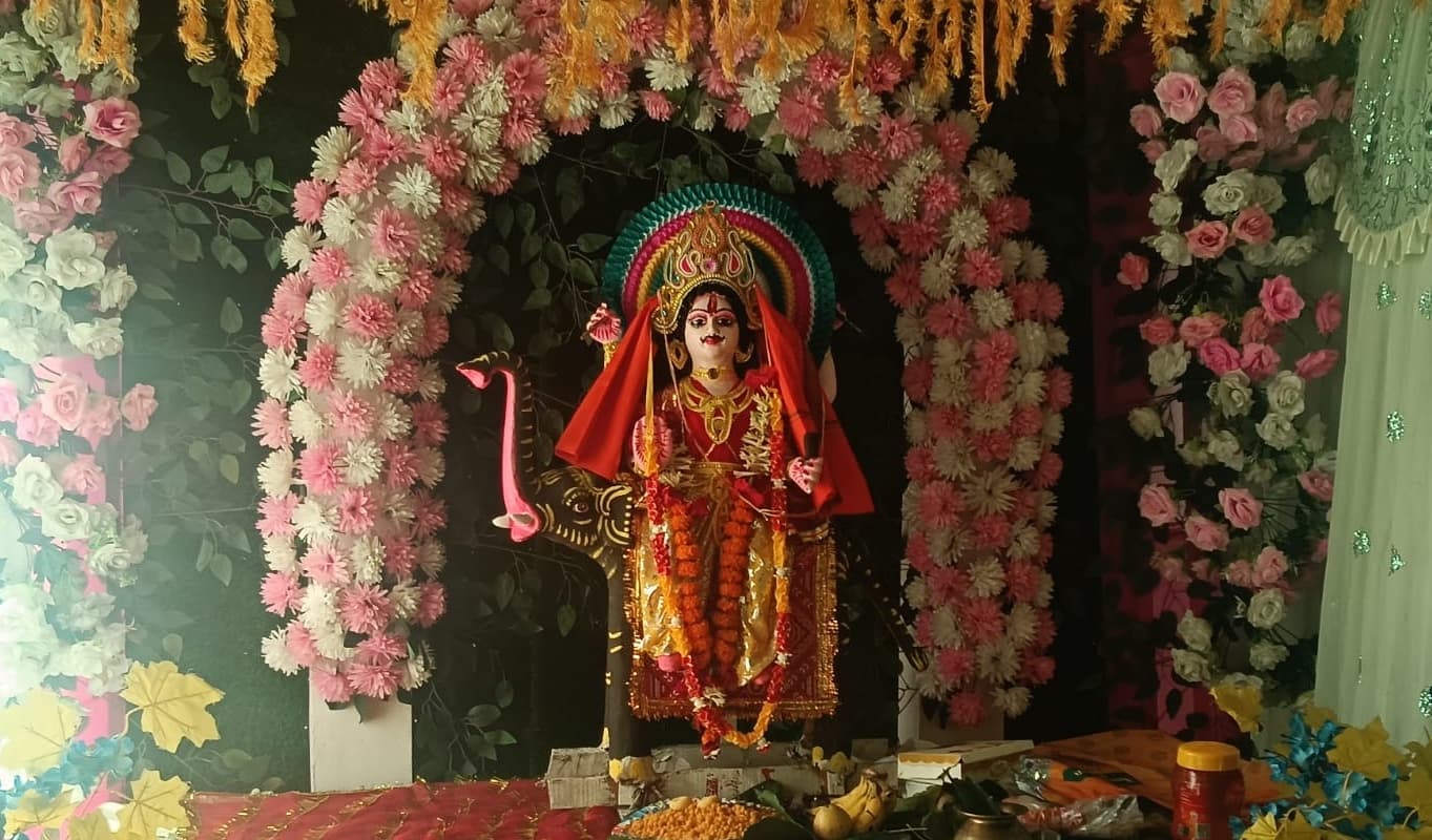कोयलांचल में धूमधाम से मनी भगवान विश्वकर्मा की पूजा