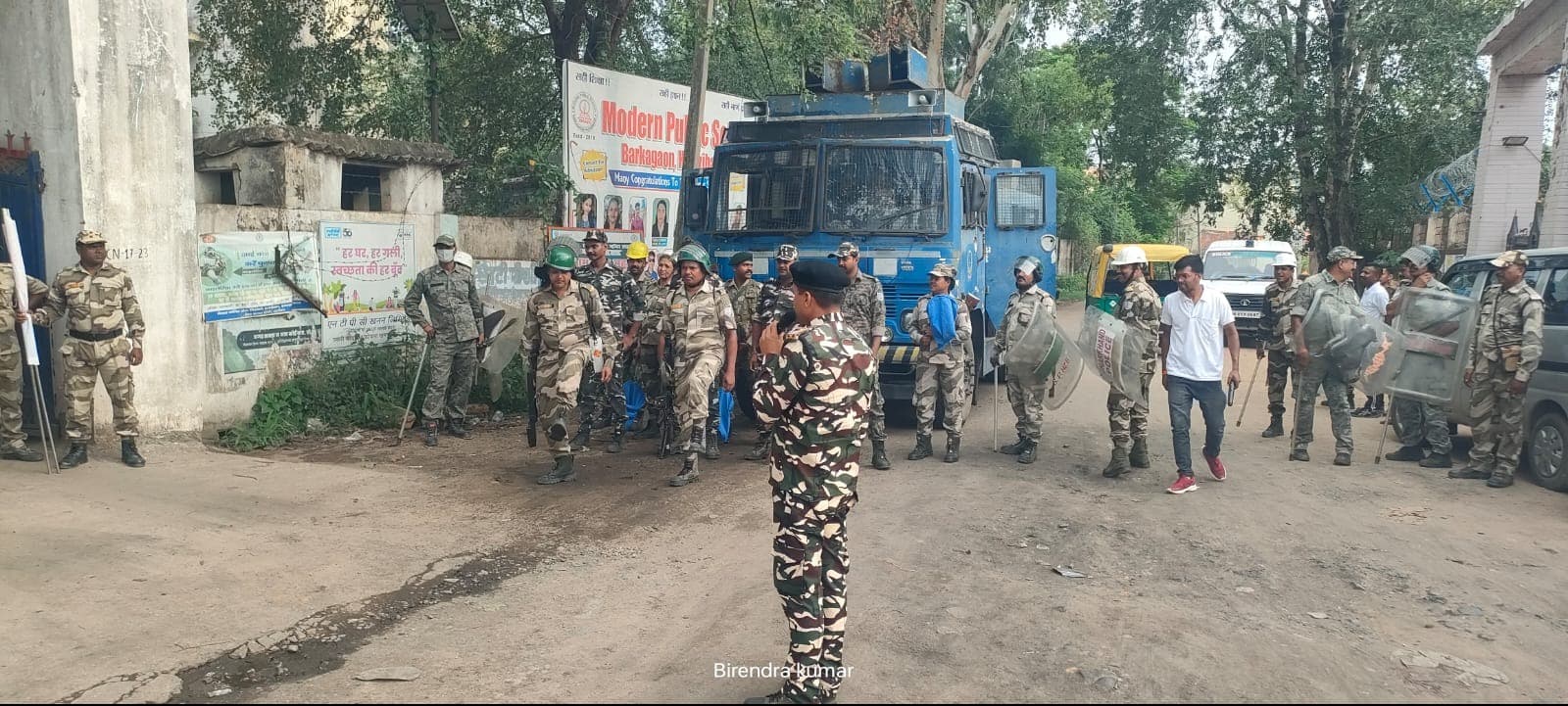मुहर्रम को लेकर बड़कागांव पुलिस सतर्क, थाना प्रभारी दीपक कुमार सिंह के नेतृत्व में हुआ भव्य मॉक ड्रिल