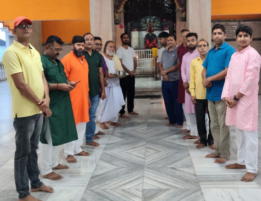 नरसिंह बाबा की सामूहिक आरती में उमड़ा आस्था का सैलाब
