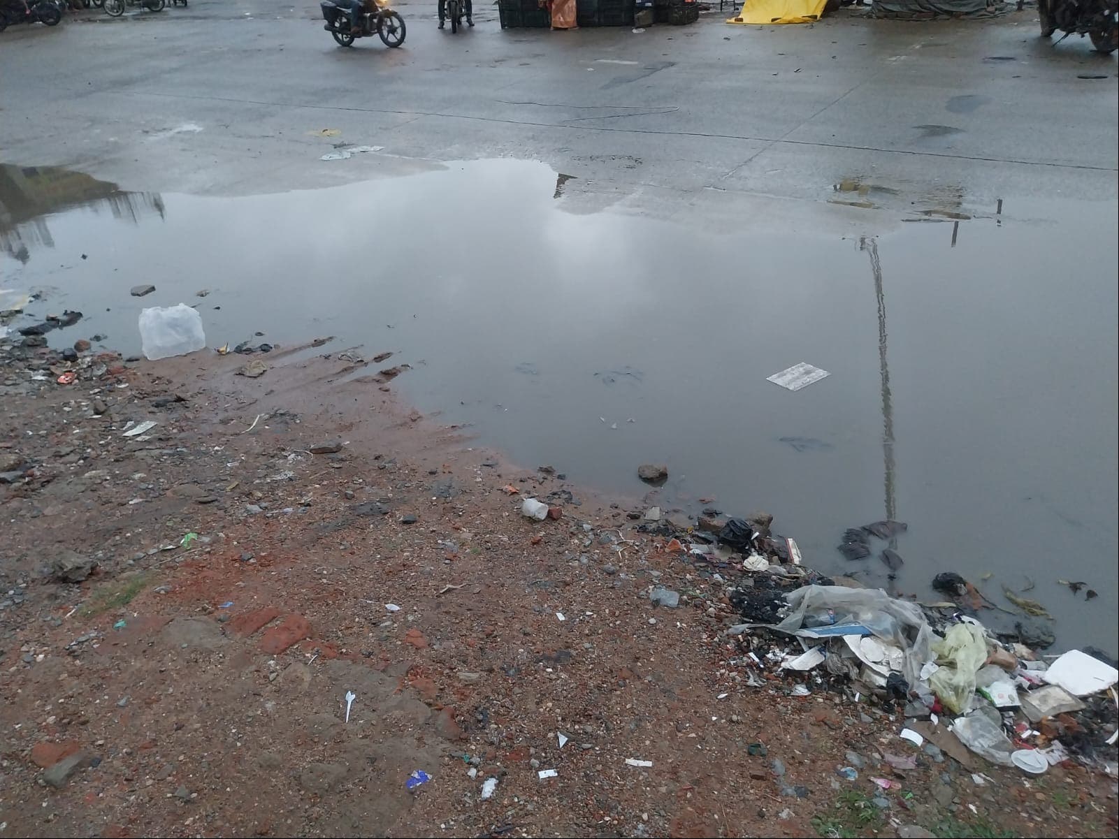 झमाझम बारिश से सराबोर हुआ चौपारण, जनजीवन अस्त-व्यस्त