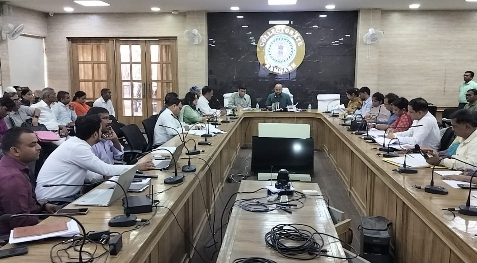 ग्रामीण विकास योजनाओं में तेजी लाने के निर्देश, उपायुक्त ने तय किए लक्ष्य