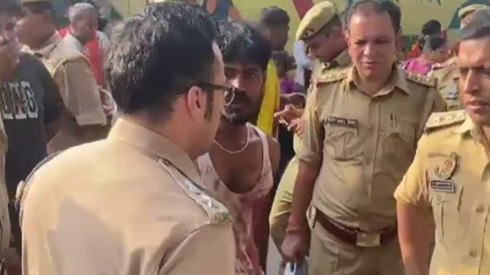 वाराणसी में सोते समय बुजुर्ग की गोली मारकर हत्या, इलाके में फैली सनसनी