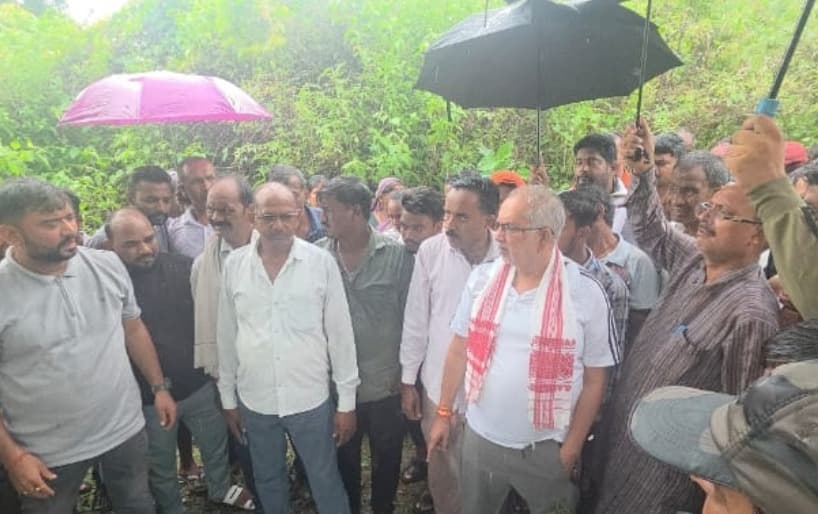 मवेशी चराने गये बैद्यनाथ यादव को हाथी ने कुचला, मौत