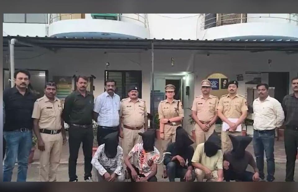 डेटिंग ऐप पर मिली ‘दोस्ती’, सामने आया लुटेरों का गैंग! लिफ्ट के बहाने रचते थे अपहरण और लूट का खेल