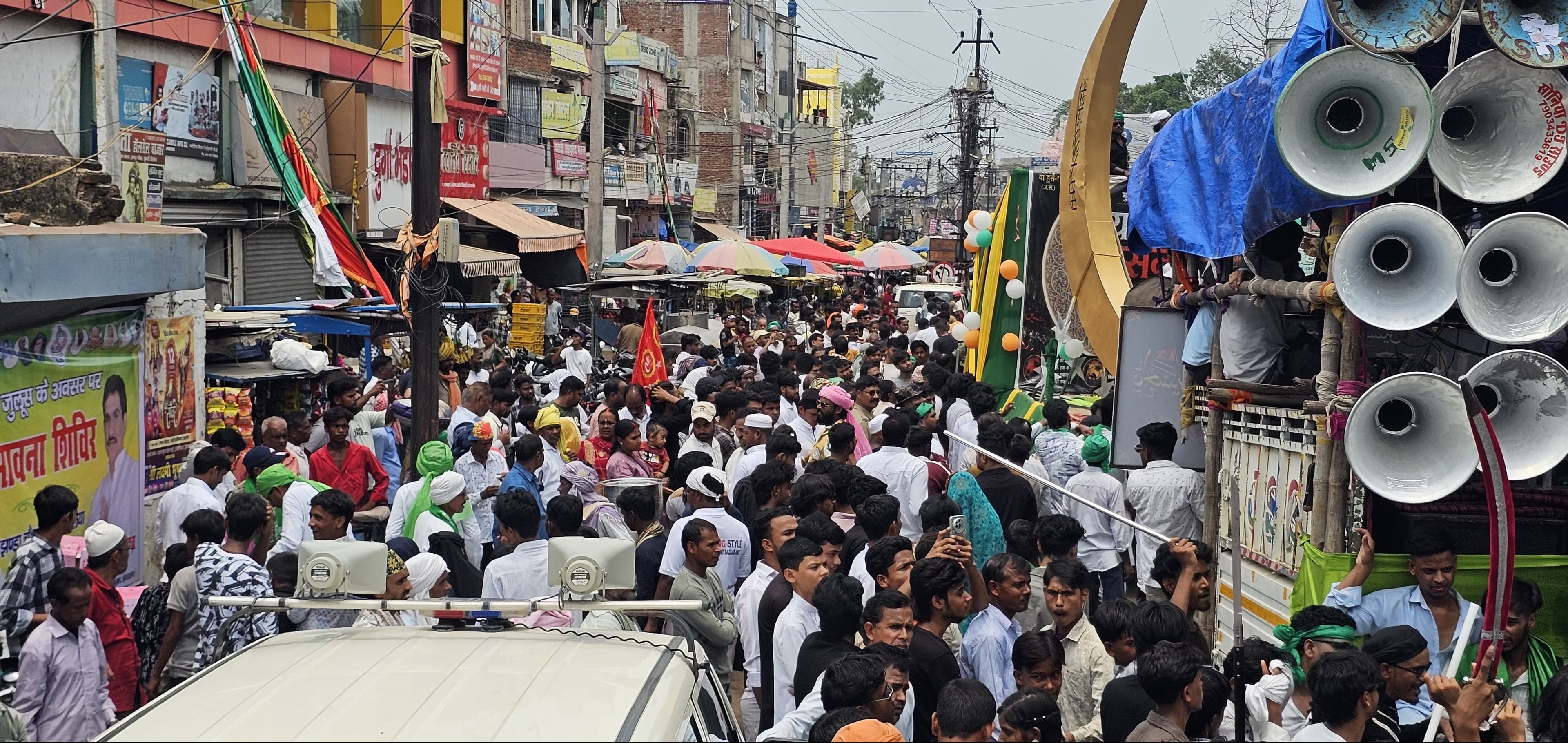 राजद ने मुहर्रम जुलूस के लिए लगाया सद्भावना शिविर हज़ारों लोगों के बीच पानी और जूस का किया वितरण, दिया सामाजिक सौहार्द का संदेश
