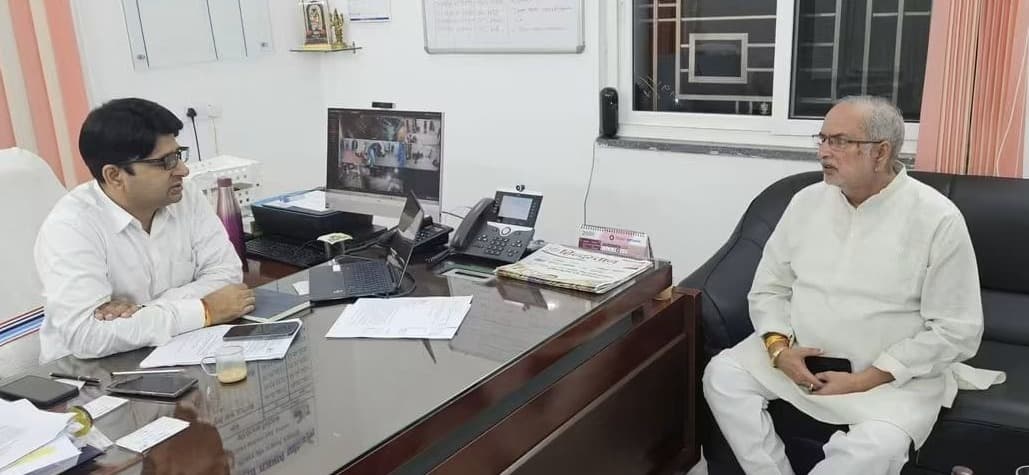 जीटी रोड की बदहाली पर विधायक मनोज यादव सख्त, एनएचएआई पीडी से की मुलाकात