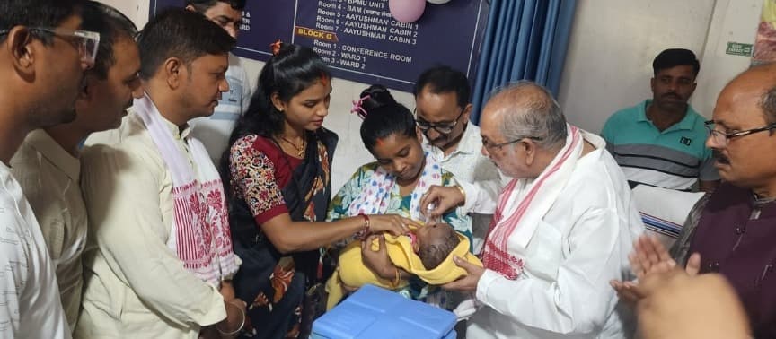 विधायक ने बच्चों को दो बुंद पोलियो खुराक पिलाकर अभियान का किया शुरूआत 