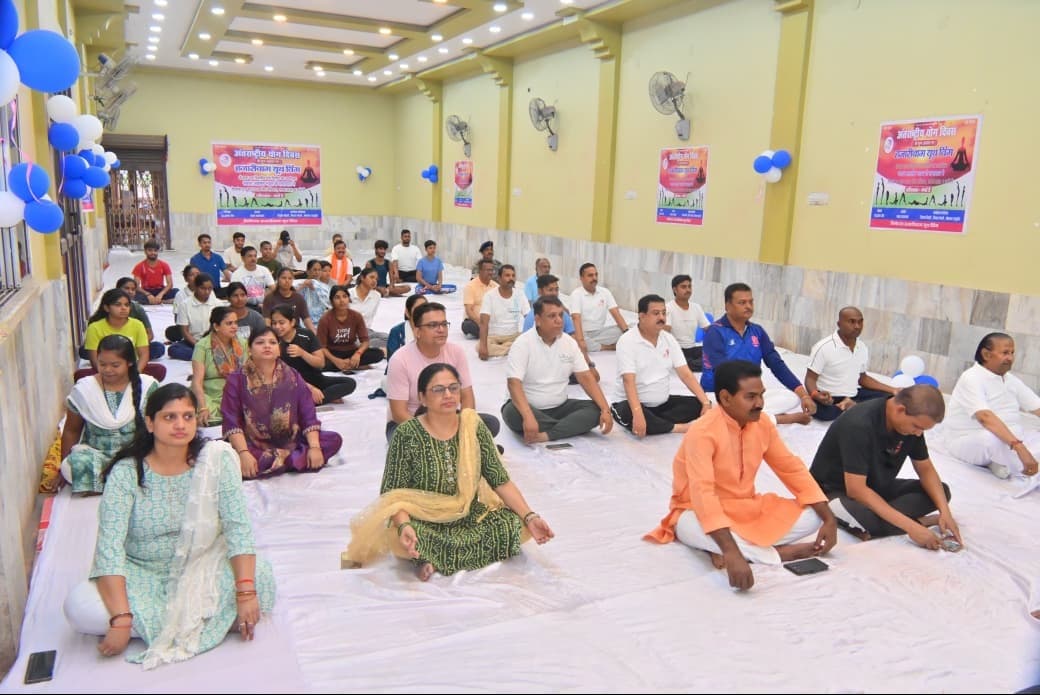 अंतर्राष्ट्रीय योग दिवस पर हजारीबाग यूथ विंग का भव्य योग शिविर सम्पन्न