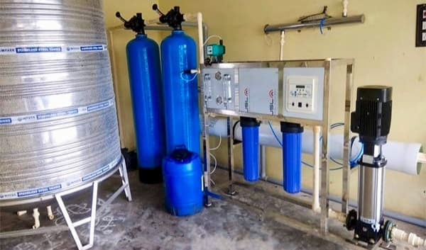 हजारीबाग में RO पानी की सप्लाई पर संकट, संचालकों की हड़ताल से बढ़ी परे