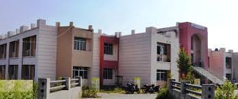 यूसेट के 30 विद्यार्थियों का एमआरएफ टायर्स में चयन, संस्थान में खुशी की लहर