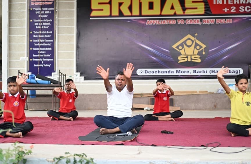 श्रीदस इंटरनेशनल स्कूल में मनाया गया अंतरराष्ट्रीय योग दिवस