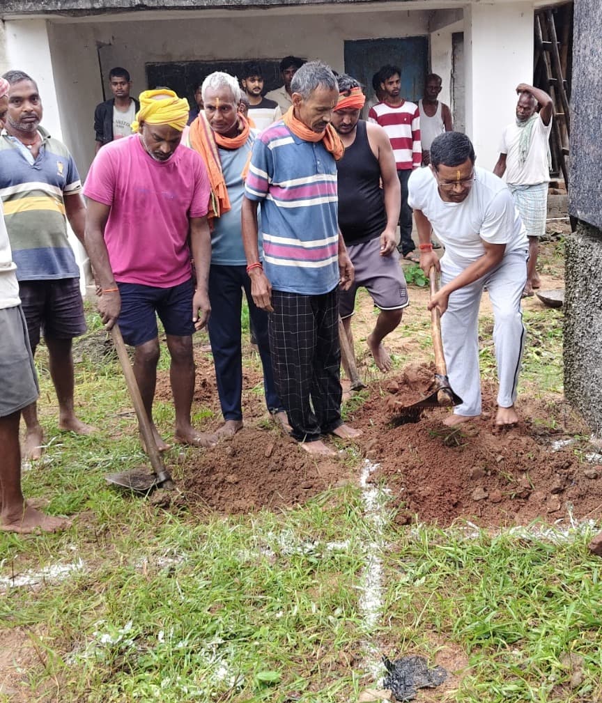 कोरियाडीह में भव्य महावीर मंदिर निर्माण को लेकर हुआ भूमि पूजन  
