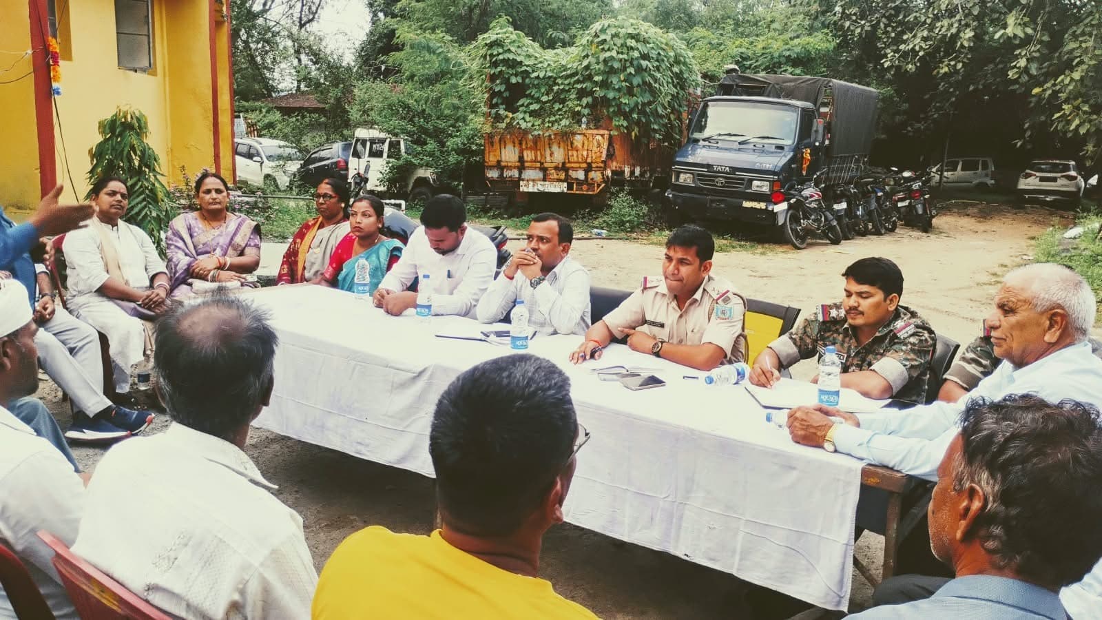 दुर्गापूजा को लेकर चौपारण थाना में शांति समिति की बैठक