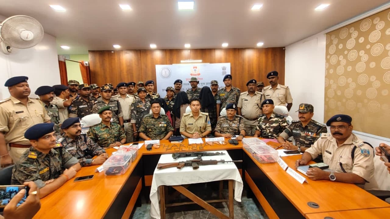 कोल्हान में माओवाद को बड़ा झटका, 22 लाख के तीन इनामी नक्सली गिरफ्तार